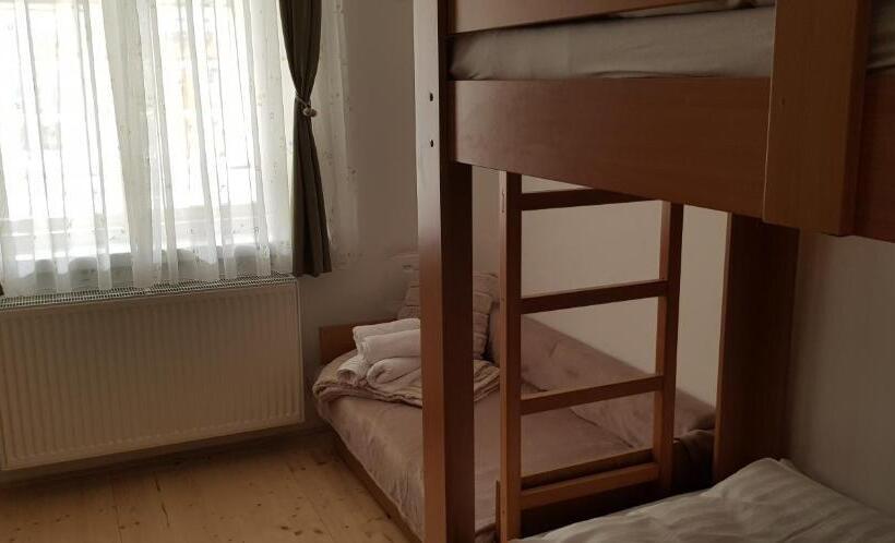 펜션 Hortenzia Vendégház Márianosztra