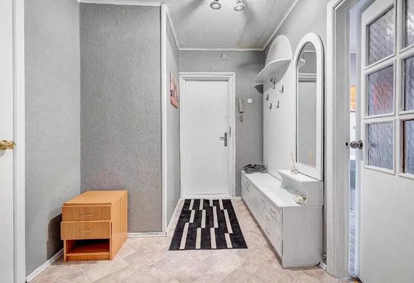 پانسیون Private Rooms With Balcony Next To Station