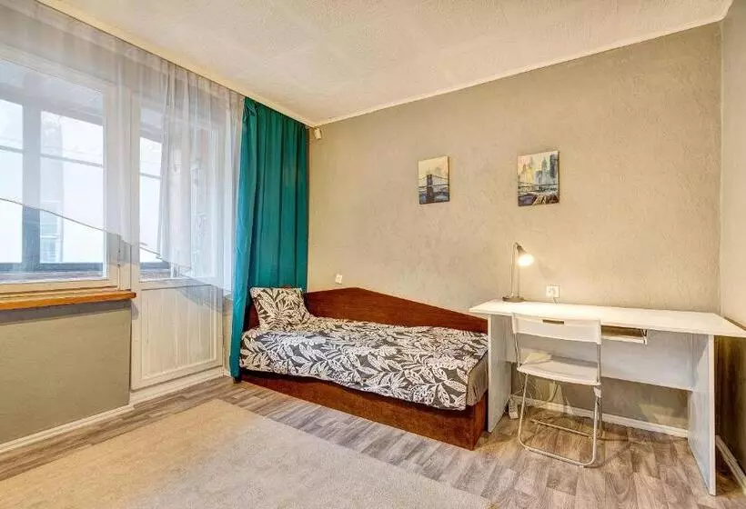 پانسیون Private Rooms With Balcony Next To Station