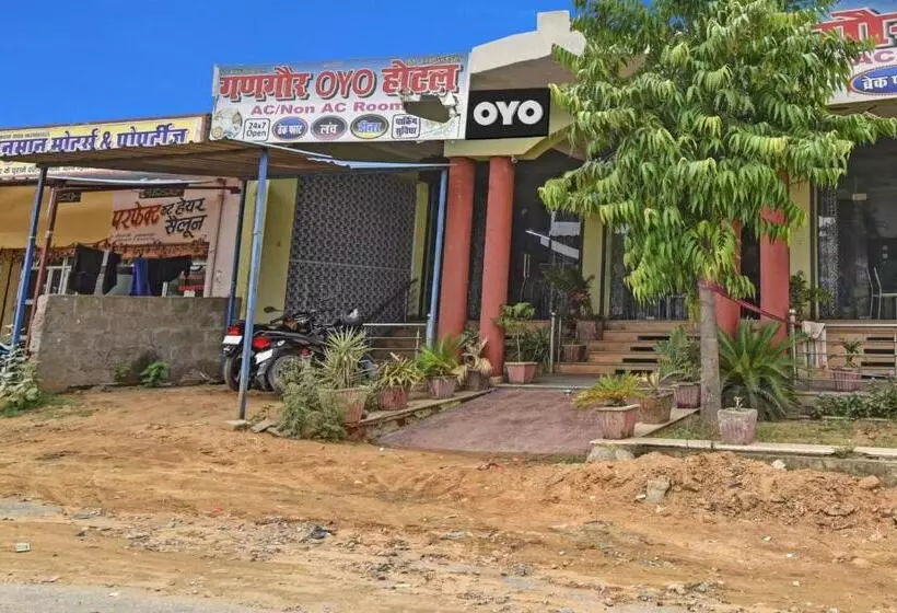 Spot On Hotel Gangaur Midway