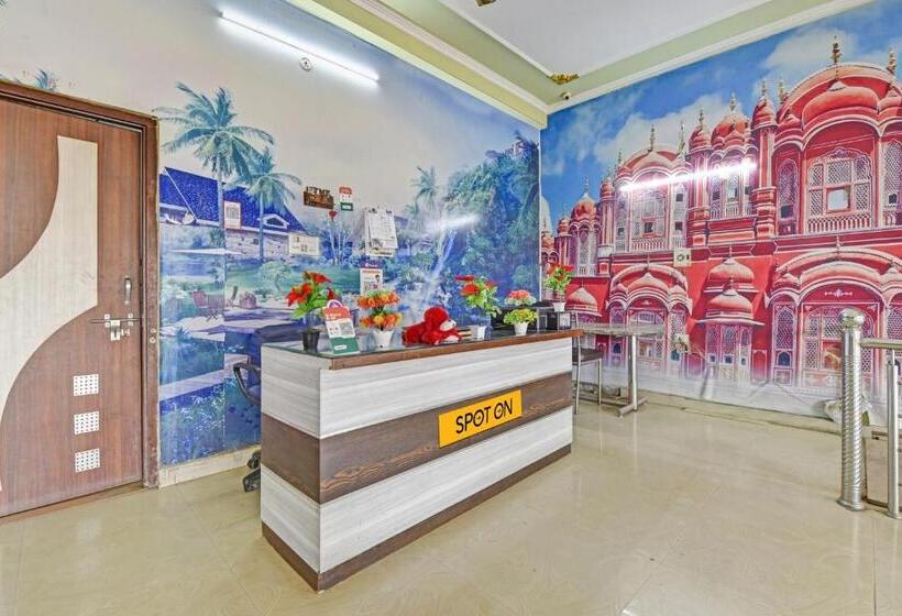 Spot On Hotel Gangaur Midway