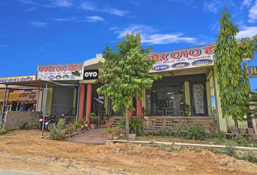 Spot On Hotel Gangaur Midway