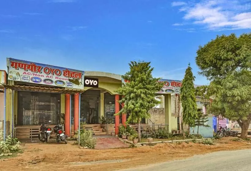 Spot On Hotel Gangaur Midway