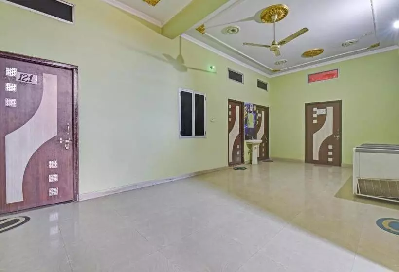 Spot On Hotel Gangaur Midway