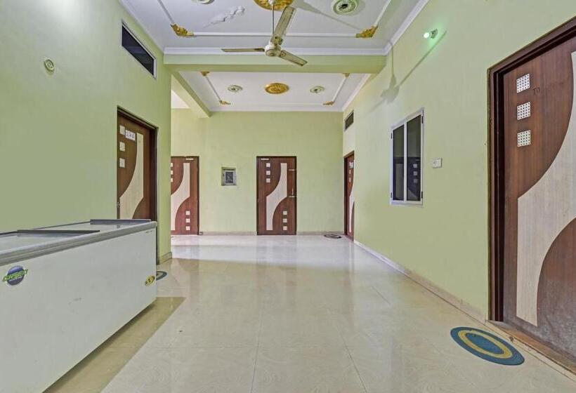 Spot On Hotel Gangaur Midway