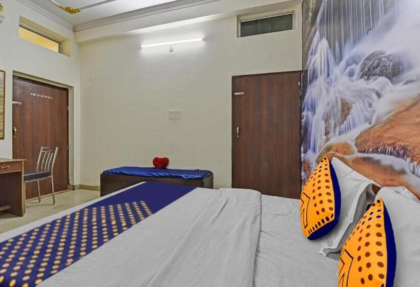 Spot On Hotel Gangaur Midway