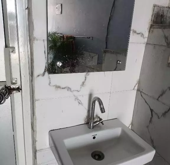 Spot On Hotel Golden Gajraula