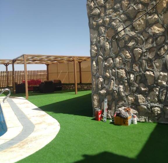 تختخواب و صبحانه Fog Mountain Hotel Rooms & Sauna