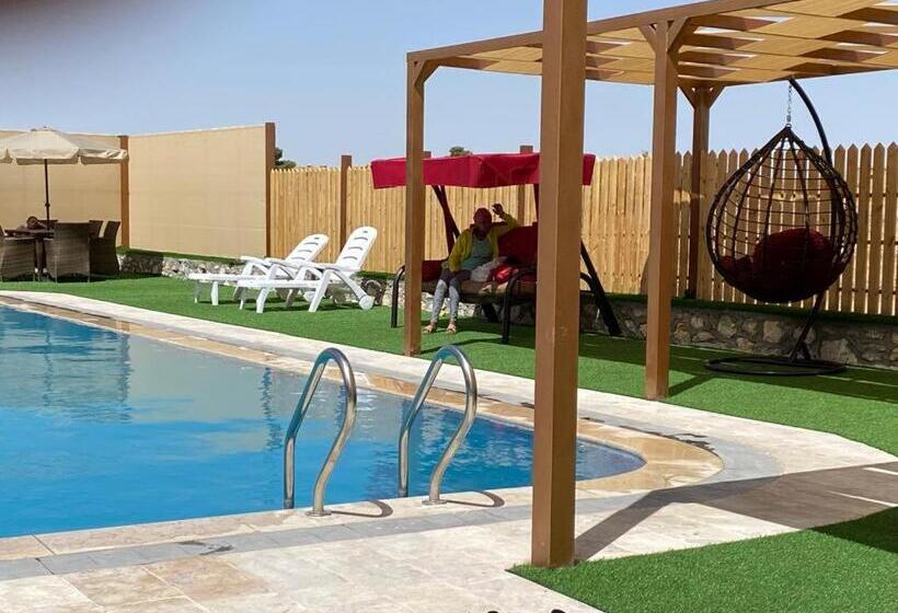 تختخواب و صبحانه Fog Mountain Hotel Rooms & Sauna