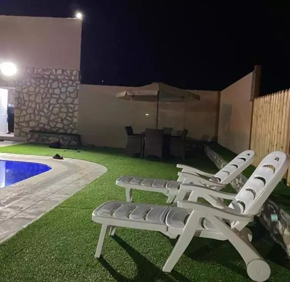 تختخواب و صبحانه Fog Mountain Hotel Rooms & Sauna