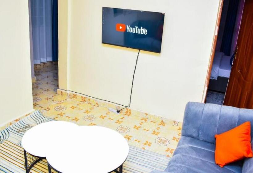 تختخواب و صبحانه Tiamcy Homes