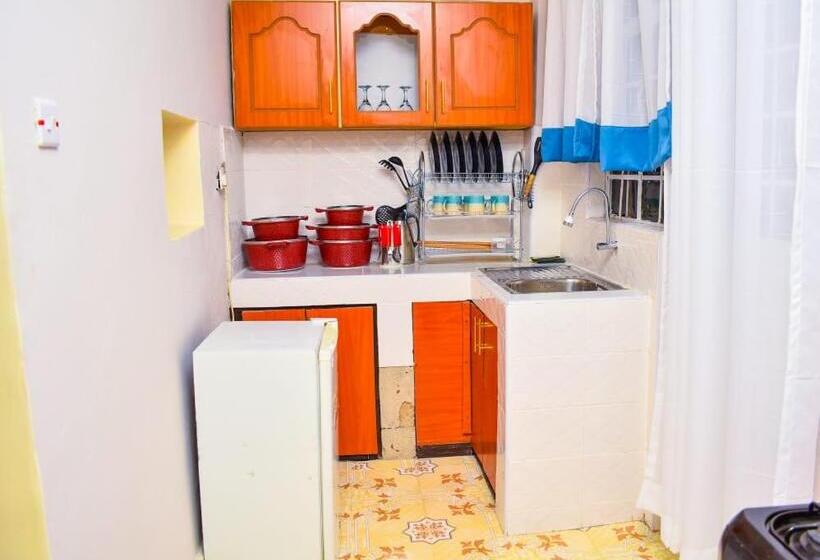 تختخواب و صبحانه Tiamcy Homes