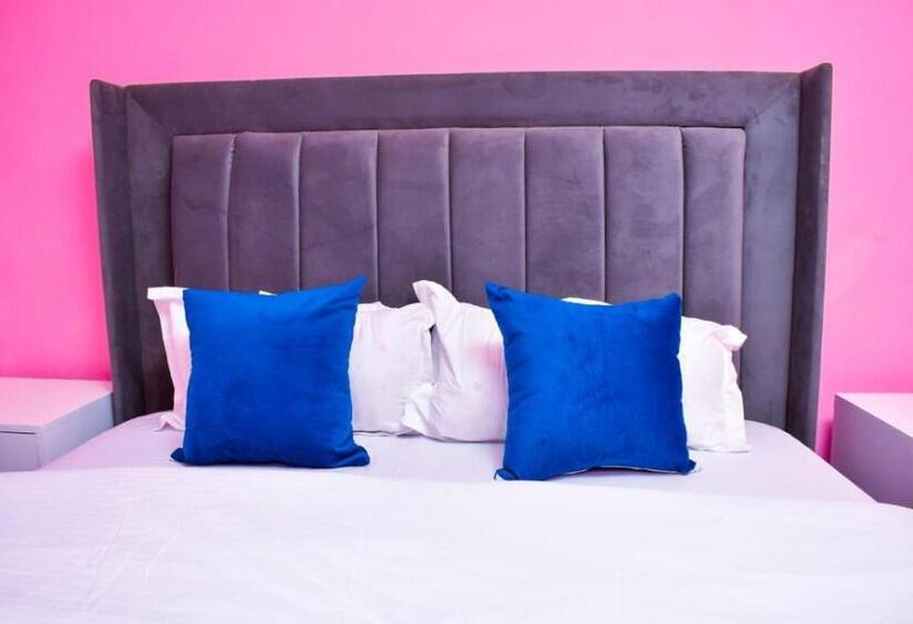 تختخواب و صبحانه Tiamcy Homes