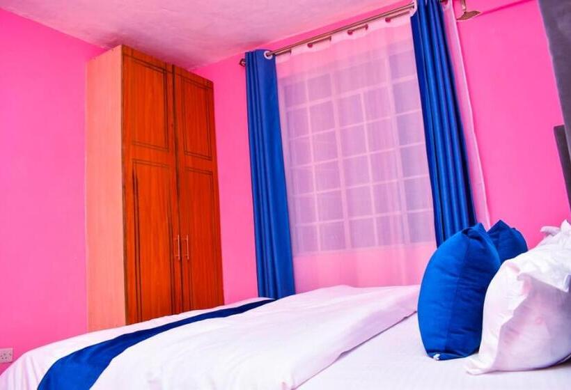 تختخواب و صبحانه Tiamcy Homes