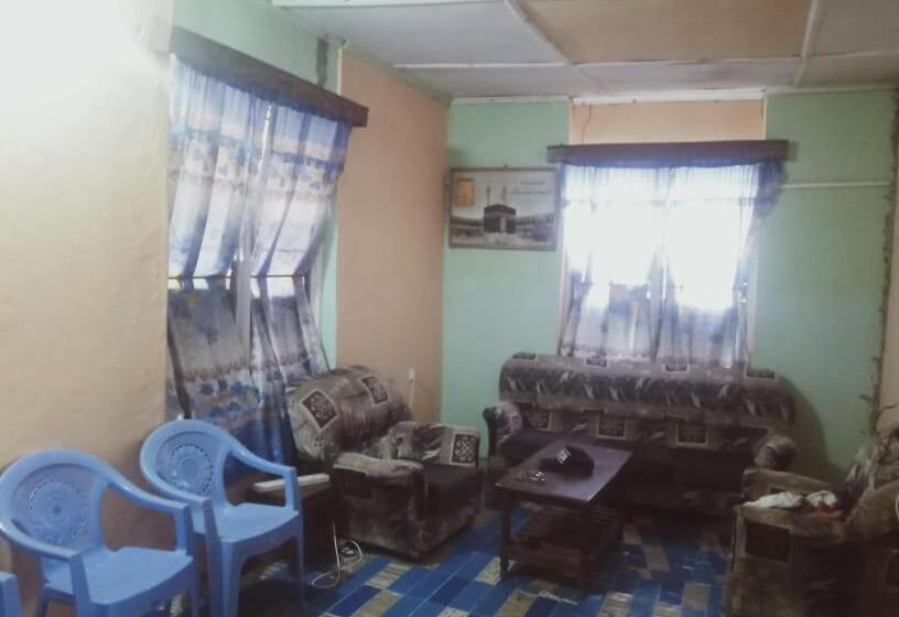 هتل Chikuku Ford Farm House