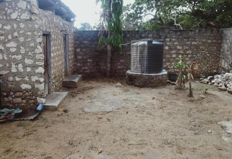 هتل Chikuku Ford Farm House