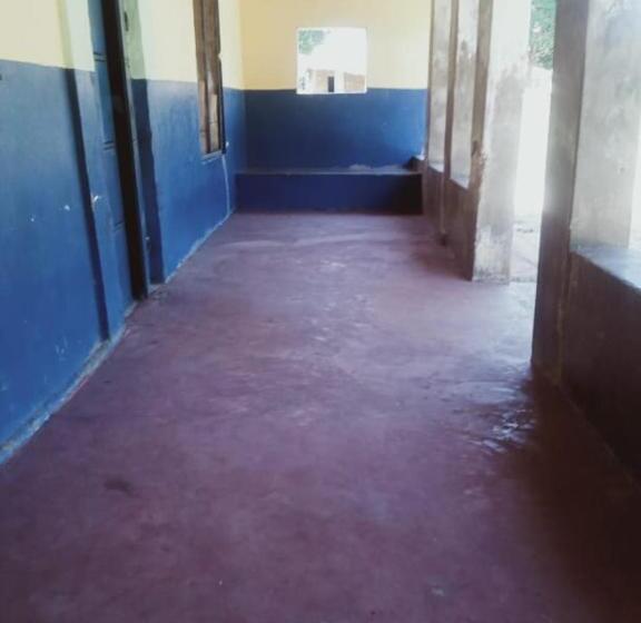 هتل Chikuku Ford Farm House