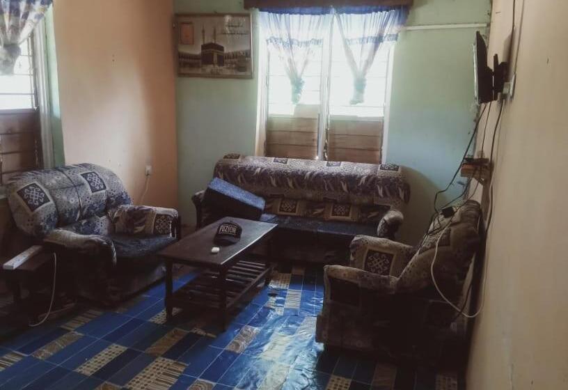 هتل Chikuku Ford Farm House