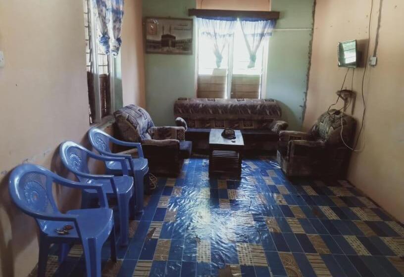 هتل Chikuku Ford Farm House