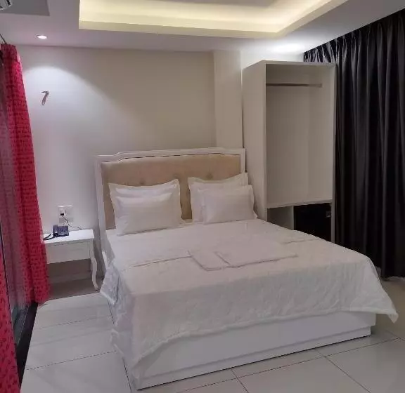 هتل Khách Sạn Tina 3 Cần Thơ