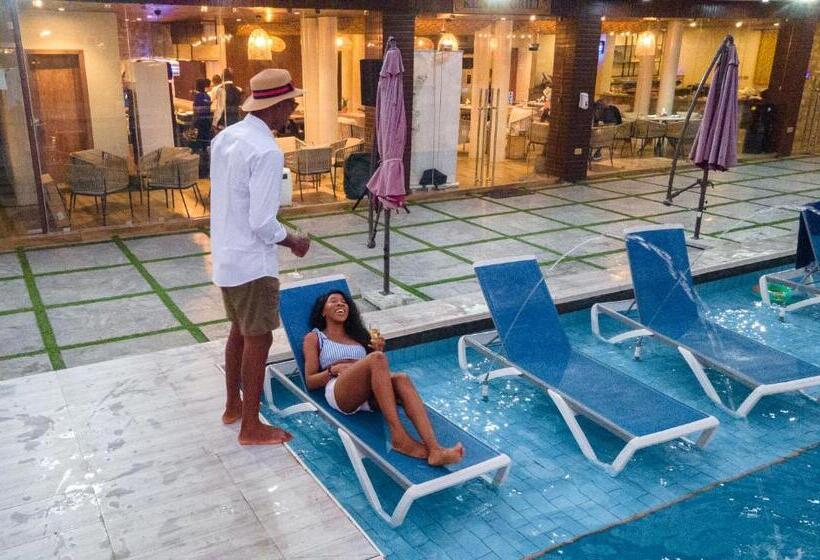 בית מלון כפרי Marlin All Inclusive Resort