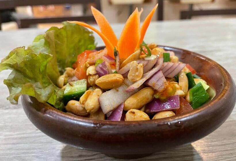 هتل Nepal Inn Sauraha Relax And Refresh A Perfect Family Getaway