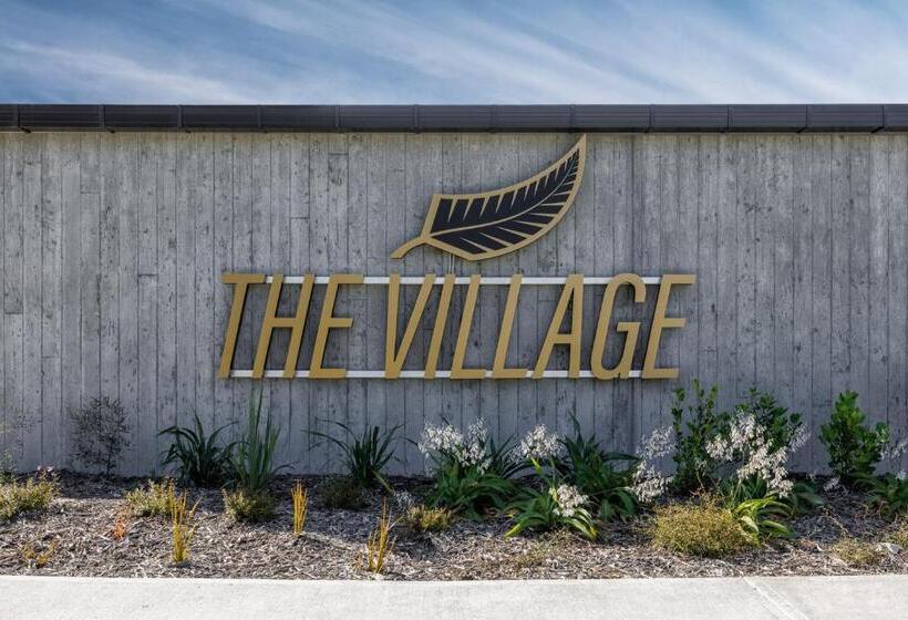 Отель Village Apartments At Nzcis