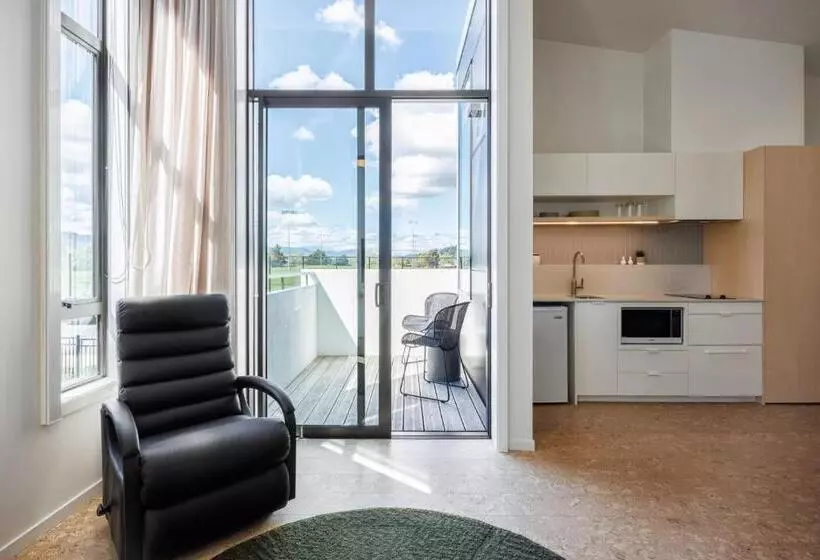 Hotelli Village Apartments At Nzcis