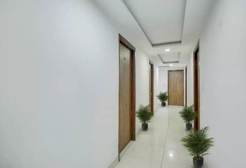 Hotelli Flagship Makkar S Rest Inn