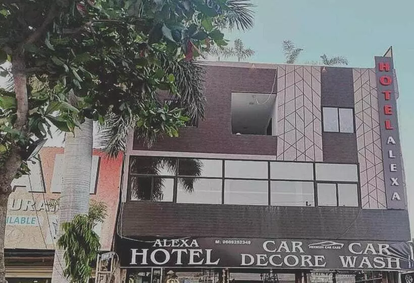 Oyo Flagship 70131 Hotel Alexa