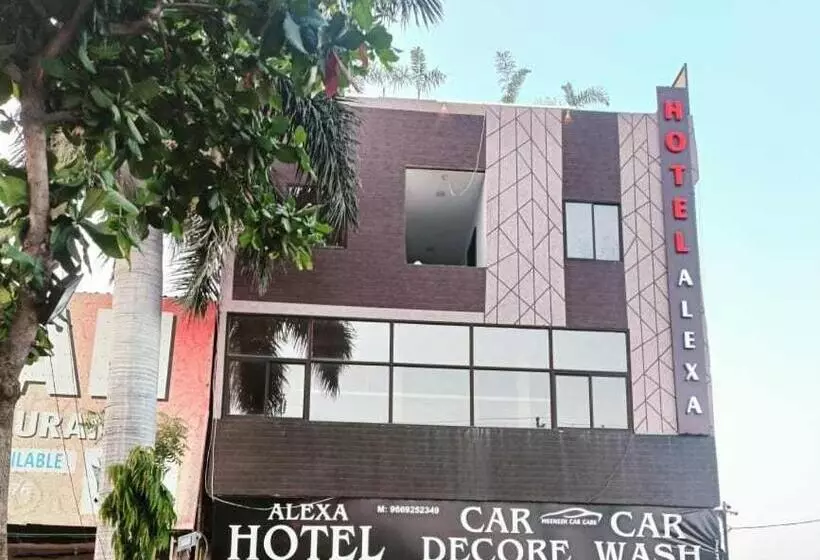Oyo Flagship 70131 Hotel Alexa