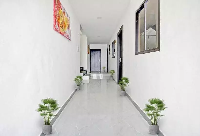 Oyo Flagship 70131 Hotel Alexa