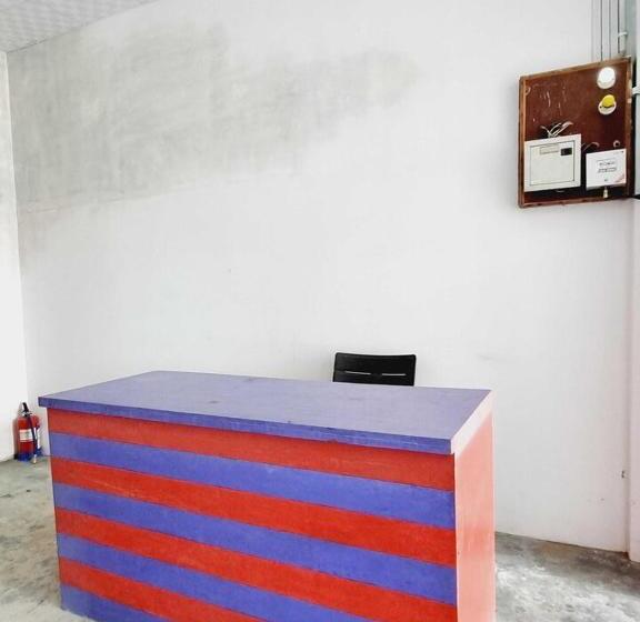 Oyo Hotel Shiva & Restaurant