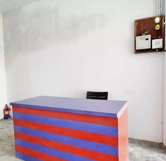 Oyo Hotel Shiva & Restaurant
