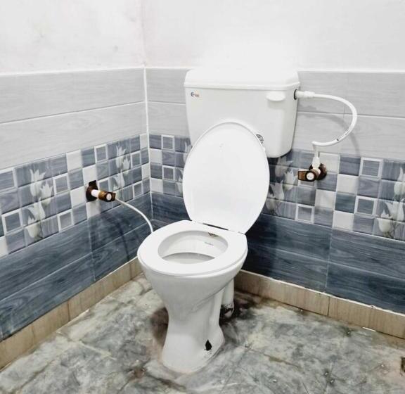 Oyo Hotel Shiva & Restaurant