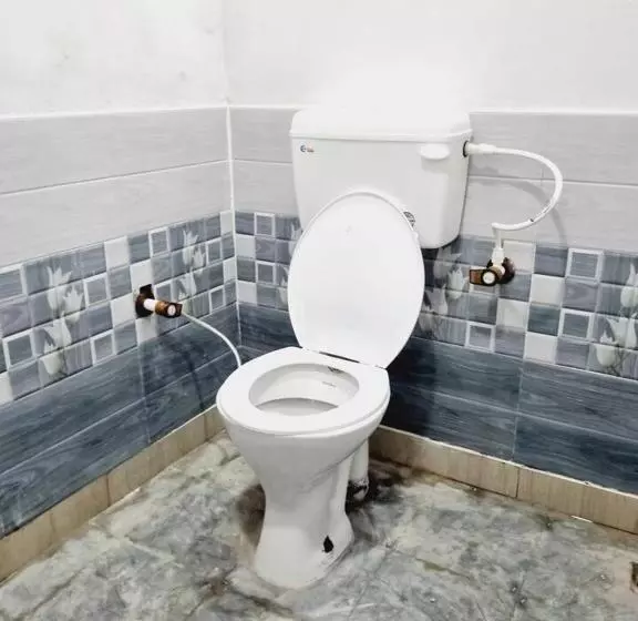 Oyo Hotel Shiva & Restaurant