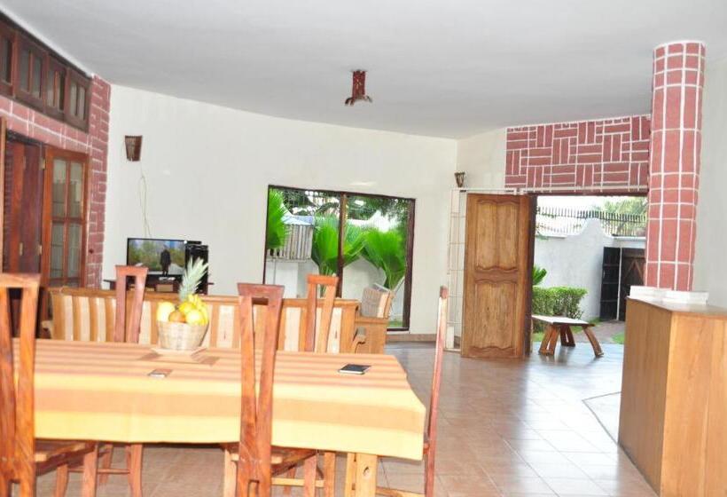 پانسیون Chez Vous