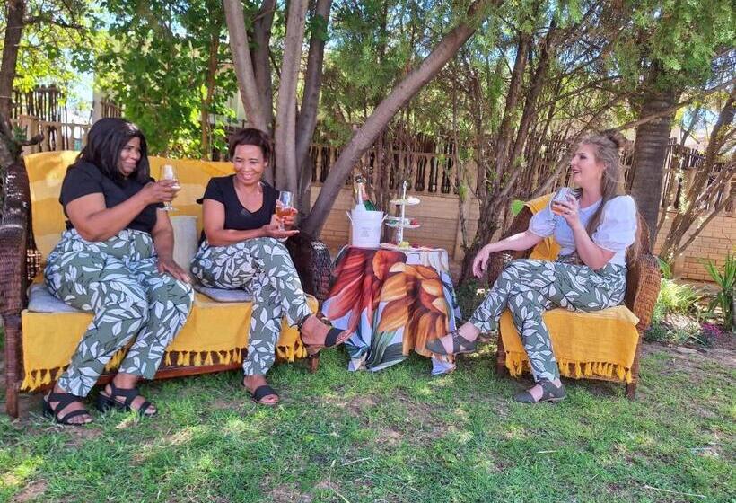 Пансион Molopo Naledi Guest Lodge