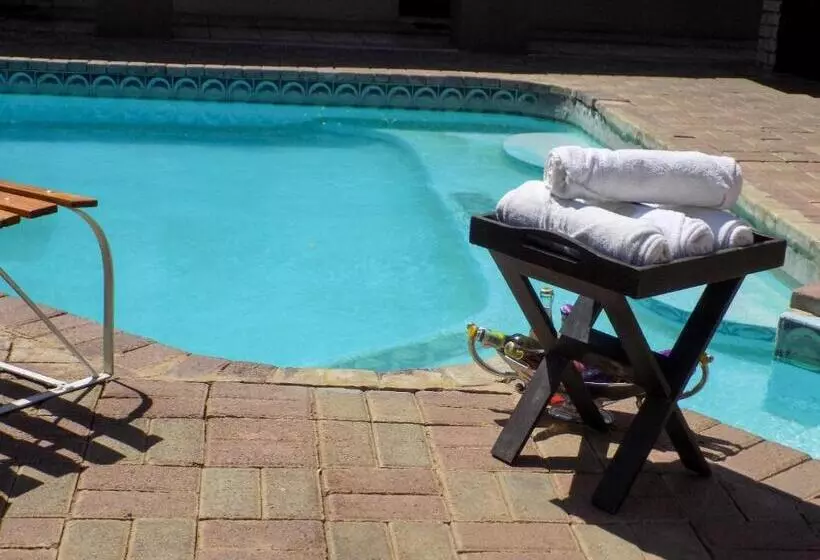 Majatalo Molopo Naledi Guest Lodge