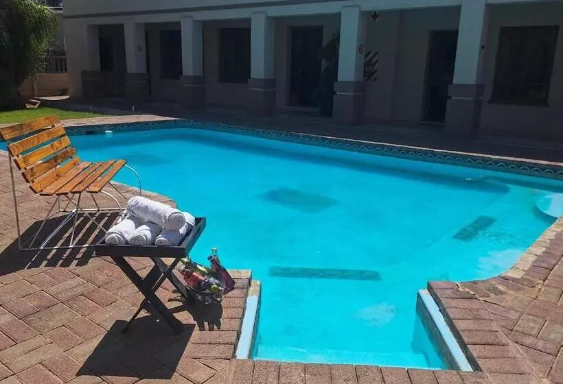 Majatalo Molopo Naledi Guest Lodge