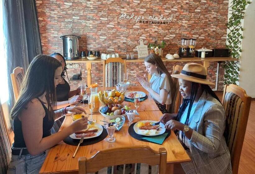 Пансион Molopo Naledi Guest Lodge