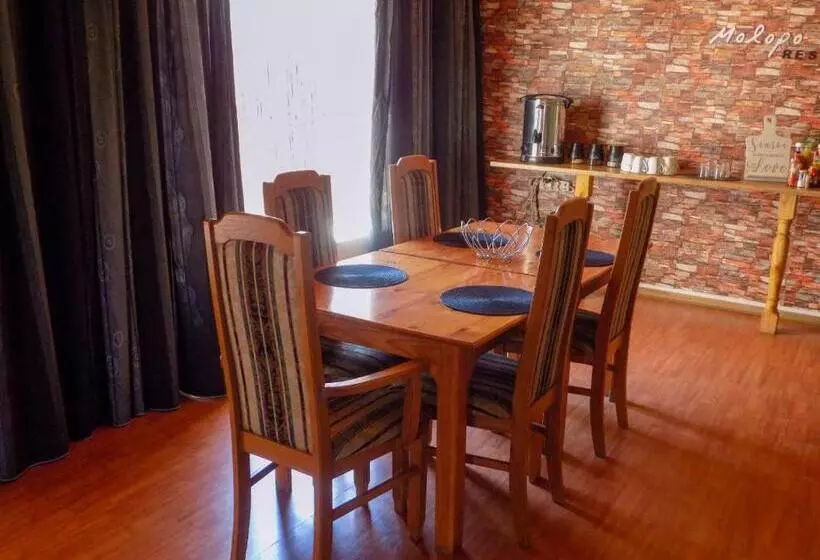 Majatalo Molopo Naledi Guest Lodge