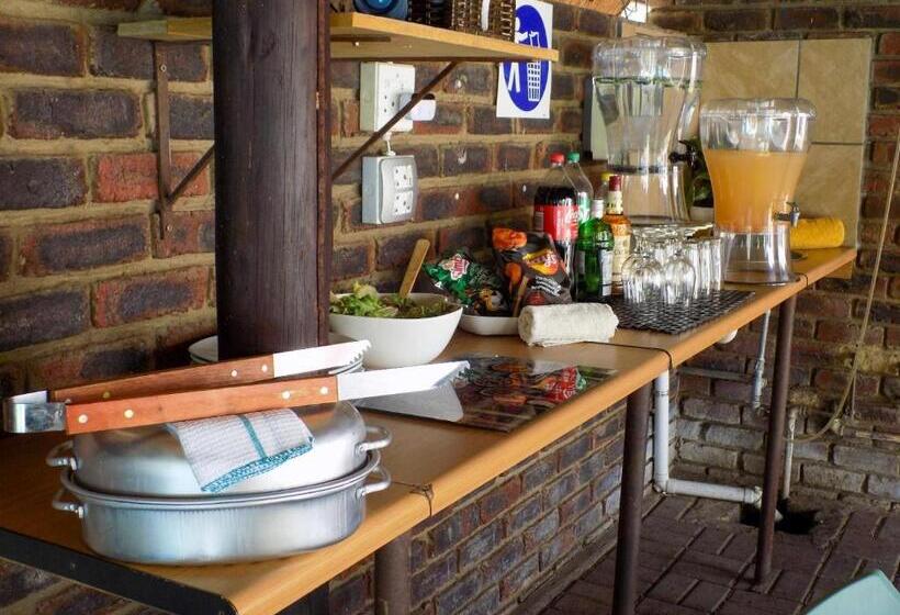 Пансион Molopo Naledi Guest Lodge