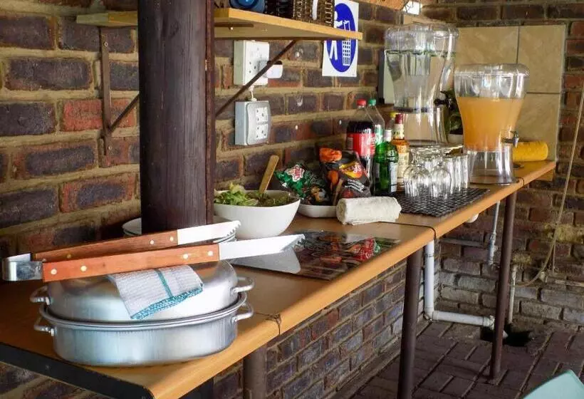 Majatalo Molopo Naledi Guest Lodge