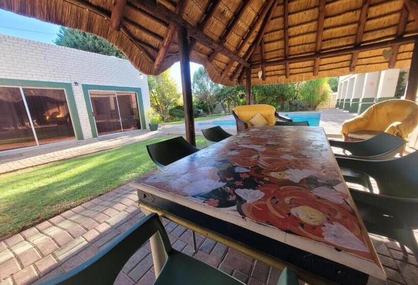 Пансион Molopo Naledi Guest Lodge