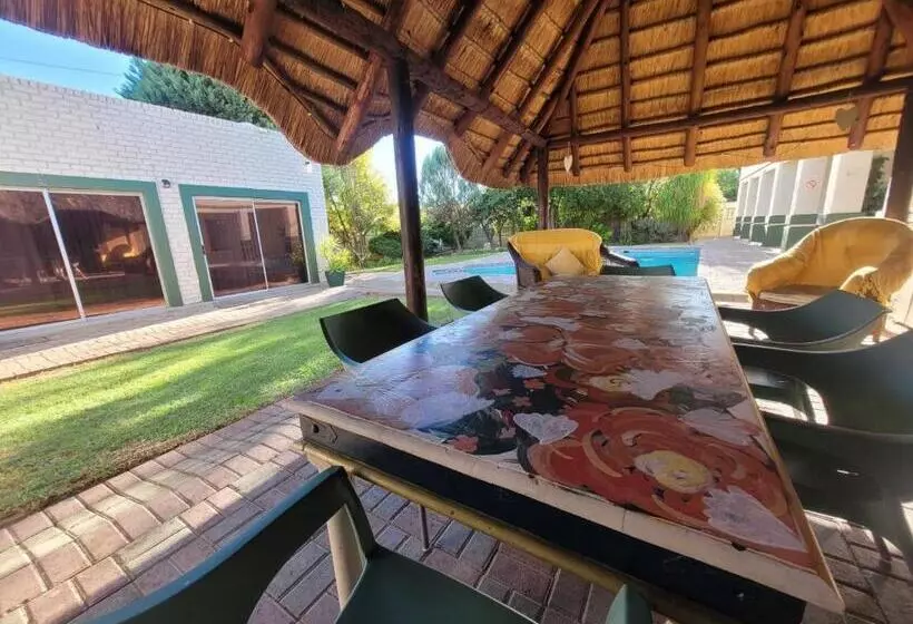 Majatalo Molopo Naledi Guest Lodge