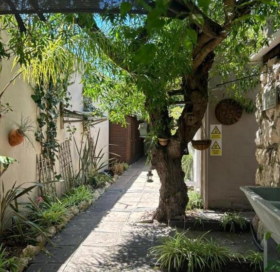 פנסיון Room In Apartment   Cozy Crner, Home Away From Home, Near From Pristine Beaches Num2