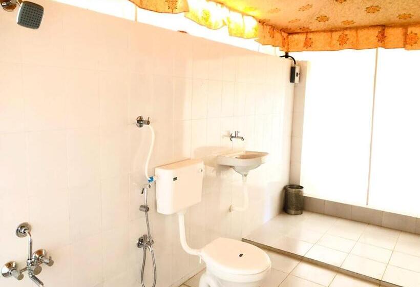 Resort Reva Tent City