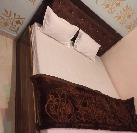 Spot On Hotel Relax Inn