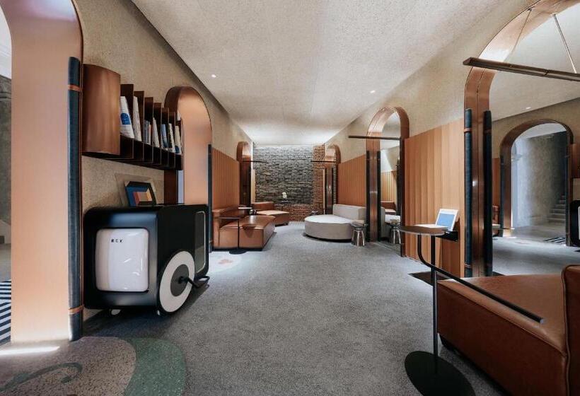 Z Hotel Shanghai Bund Shamei Building